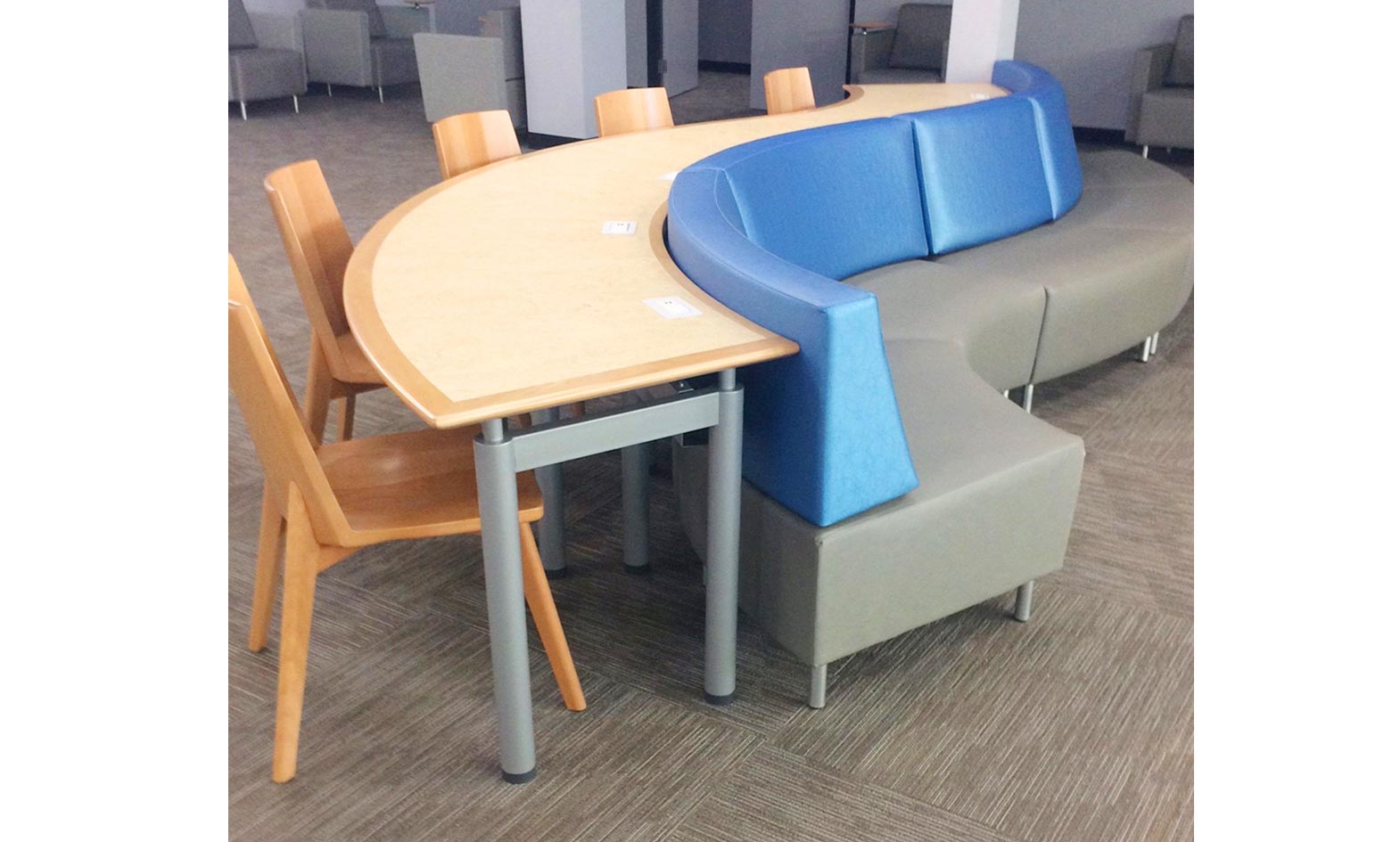 Public Library furniture curved modular lounge seating with matching curved table