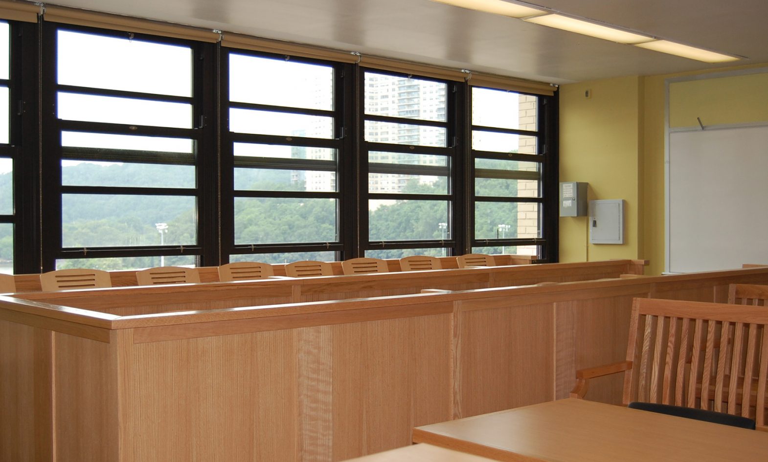 4school-of-law-and-finance-court-room-066