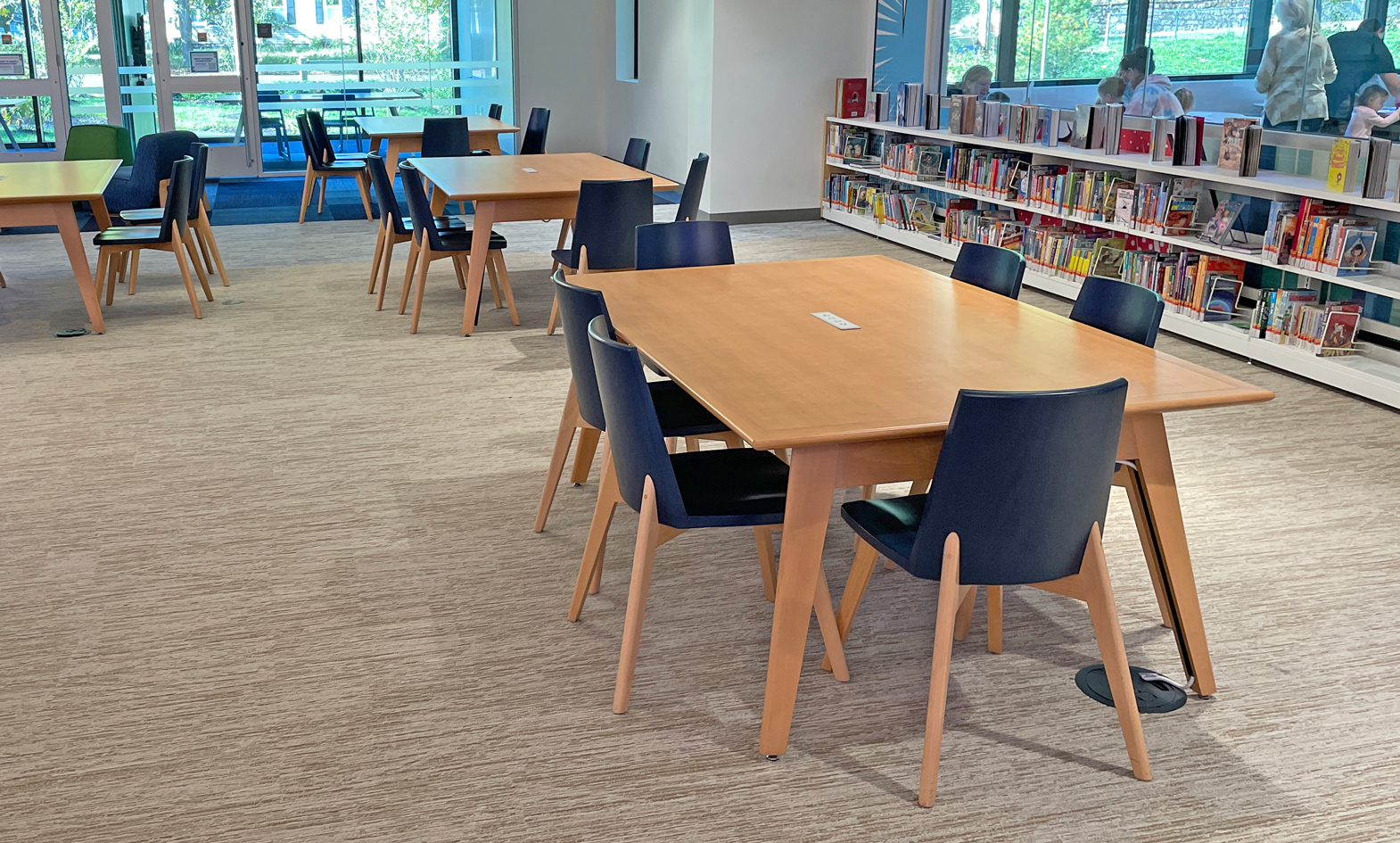 Stylish library tables and library chairs