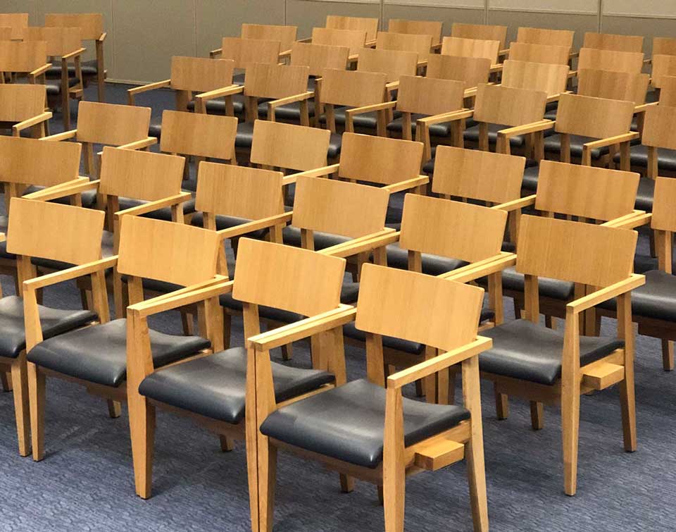 emet_synagogue_wood_chairs