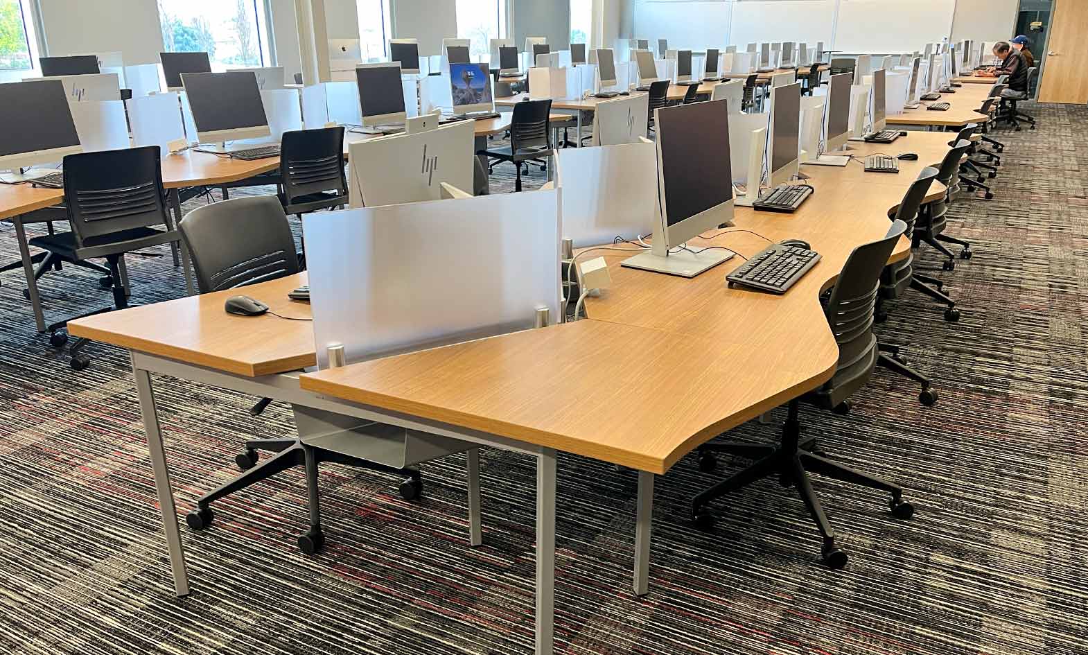 manifest computer workstations as computer lab tables at las positas college